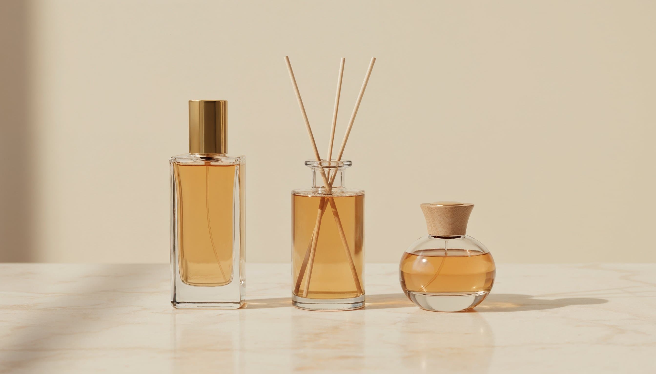 รับผลิตน้ำหอม OEM ครบวงจร น้ำหอมฉีดตัว Reed Diffuser น้ำหอมในรถยนต์ - Noirola Thailand